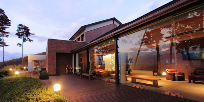 展望テラス 北アルプス展望美術館(池田町立美術館) 展望テラス 北アルプス展望美術館(池田町立美術館)