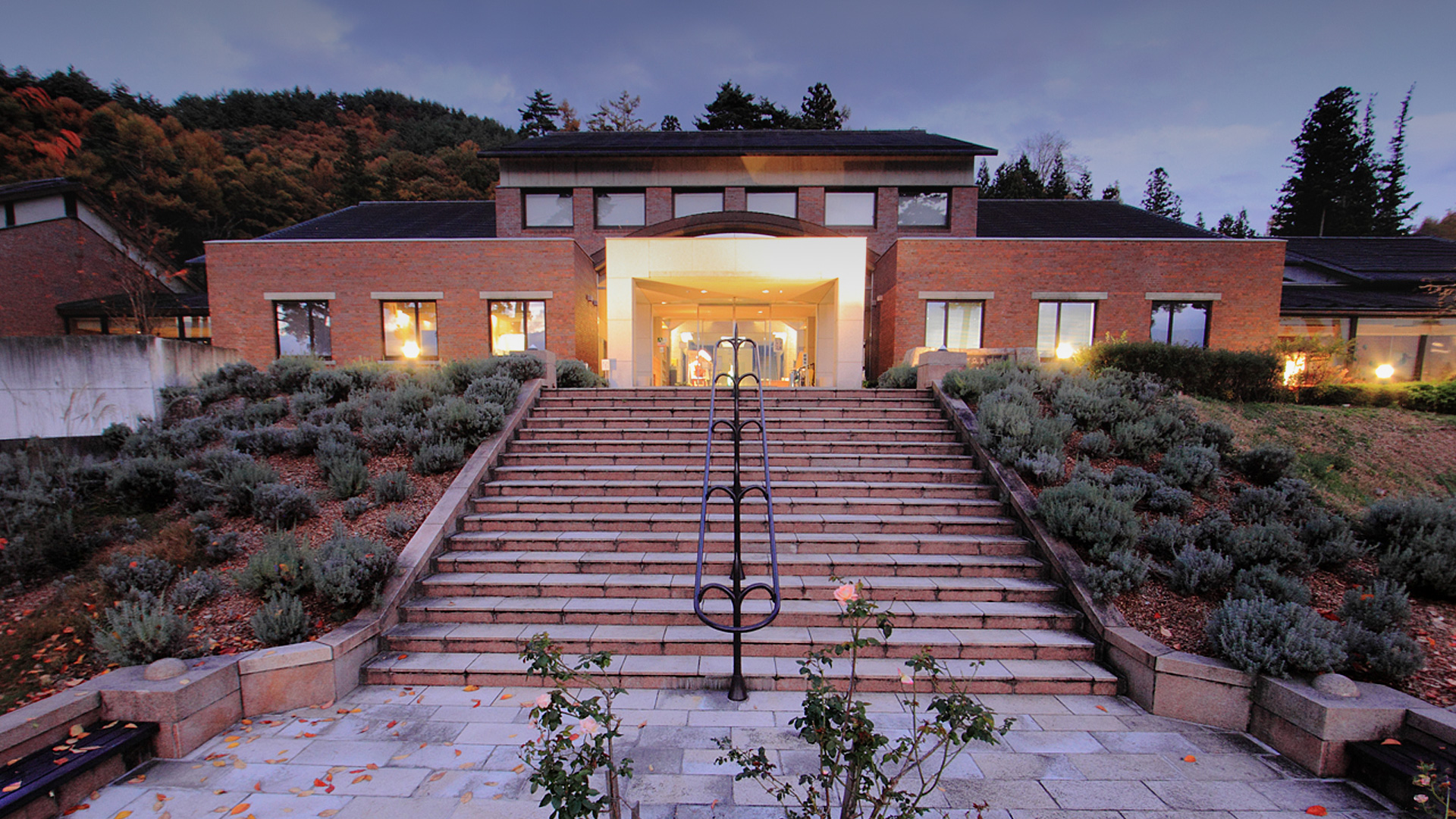 北アルプス展望美術館（池田町立美術館）