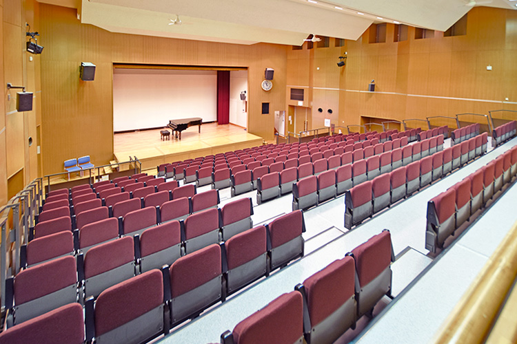 多目的ホール(可動席 232席) 池田町創造館 多目的ホール(可動席 232席) 池田町創造館